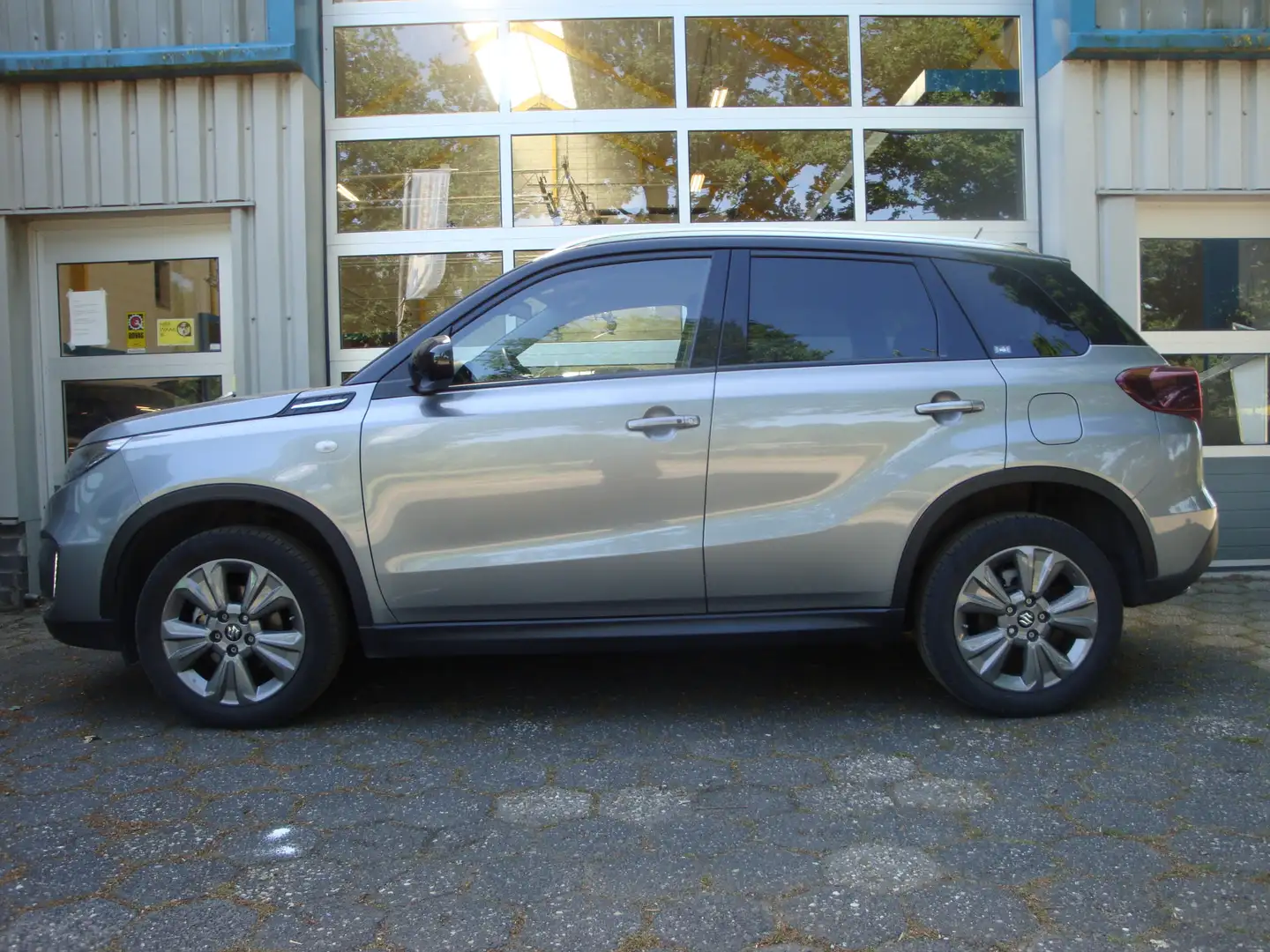 Suzuki Vitara 1.5 Hybrid Select Gris - 2
