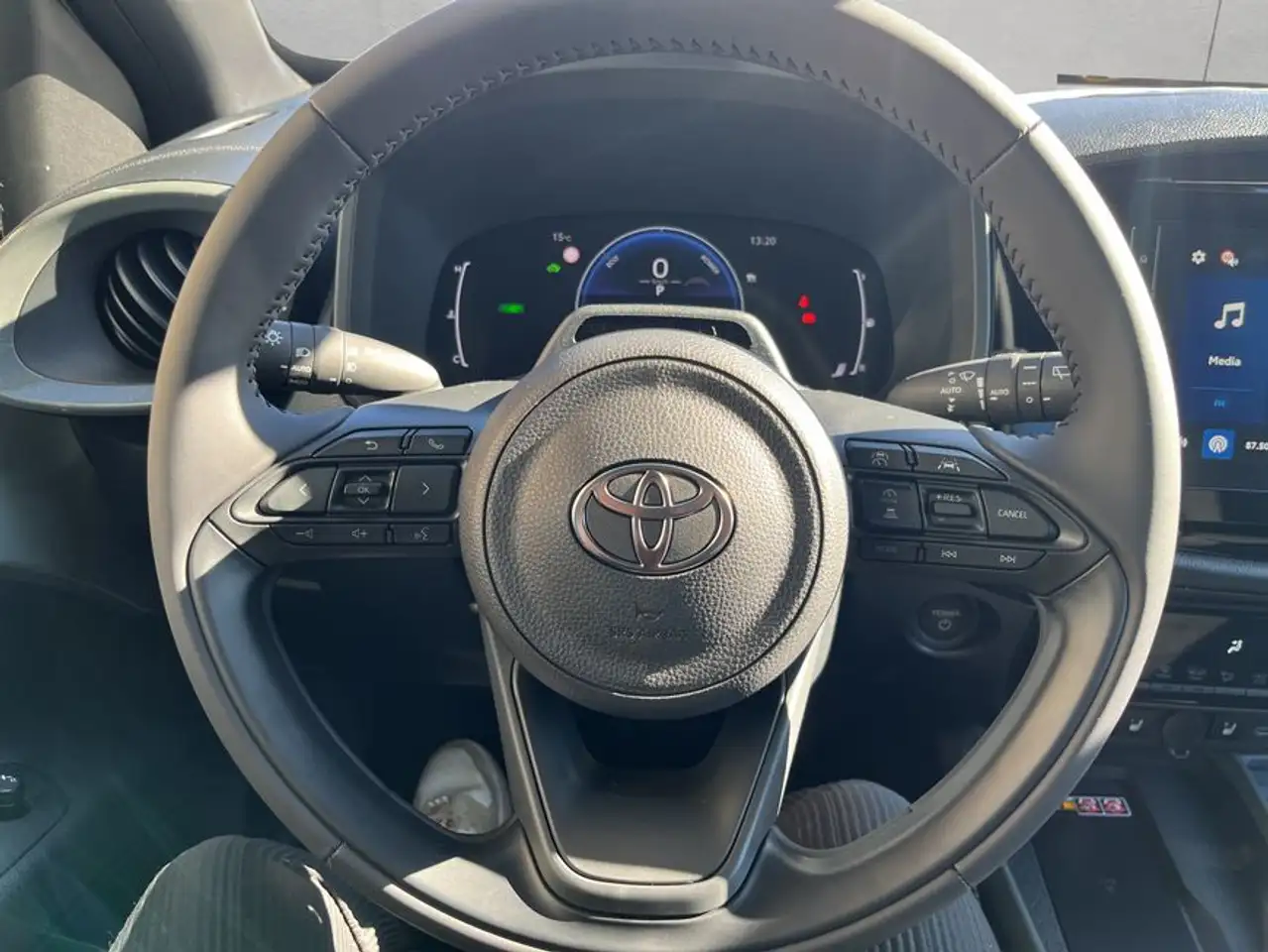 Toyota Aygo X X 1,5 Hybrid Teamplayer Sitzheizung 11
