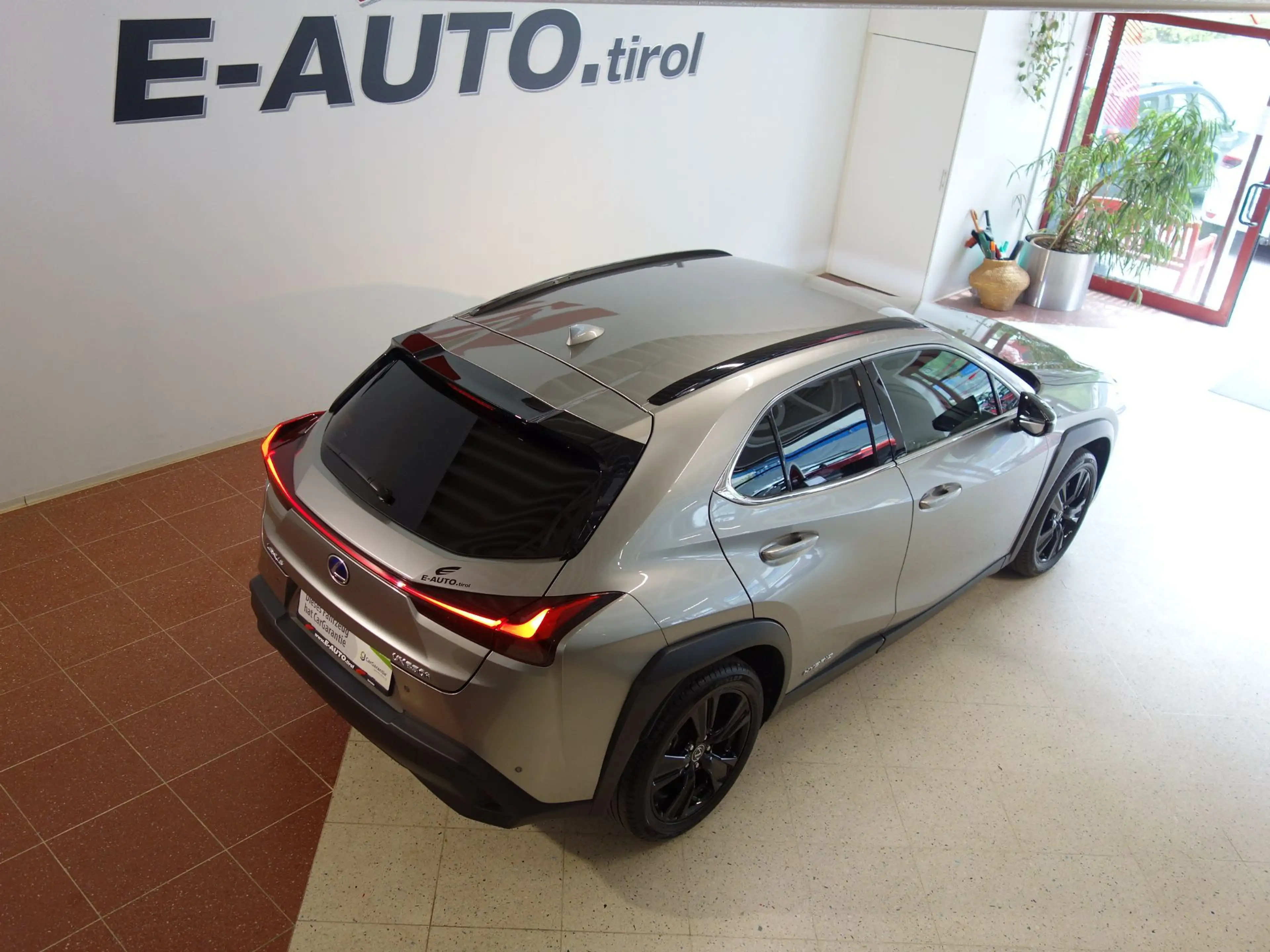 Lexus UX 250h Style-Ed.*HYBRID *LEDER *ASSISTENZ *CARPLAY — photo 9
