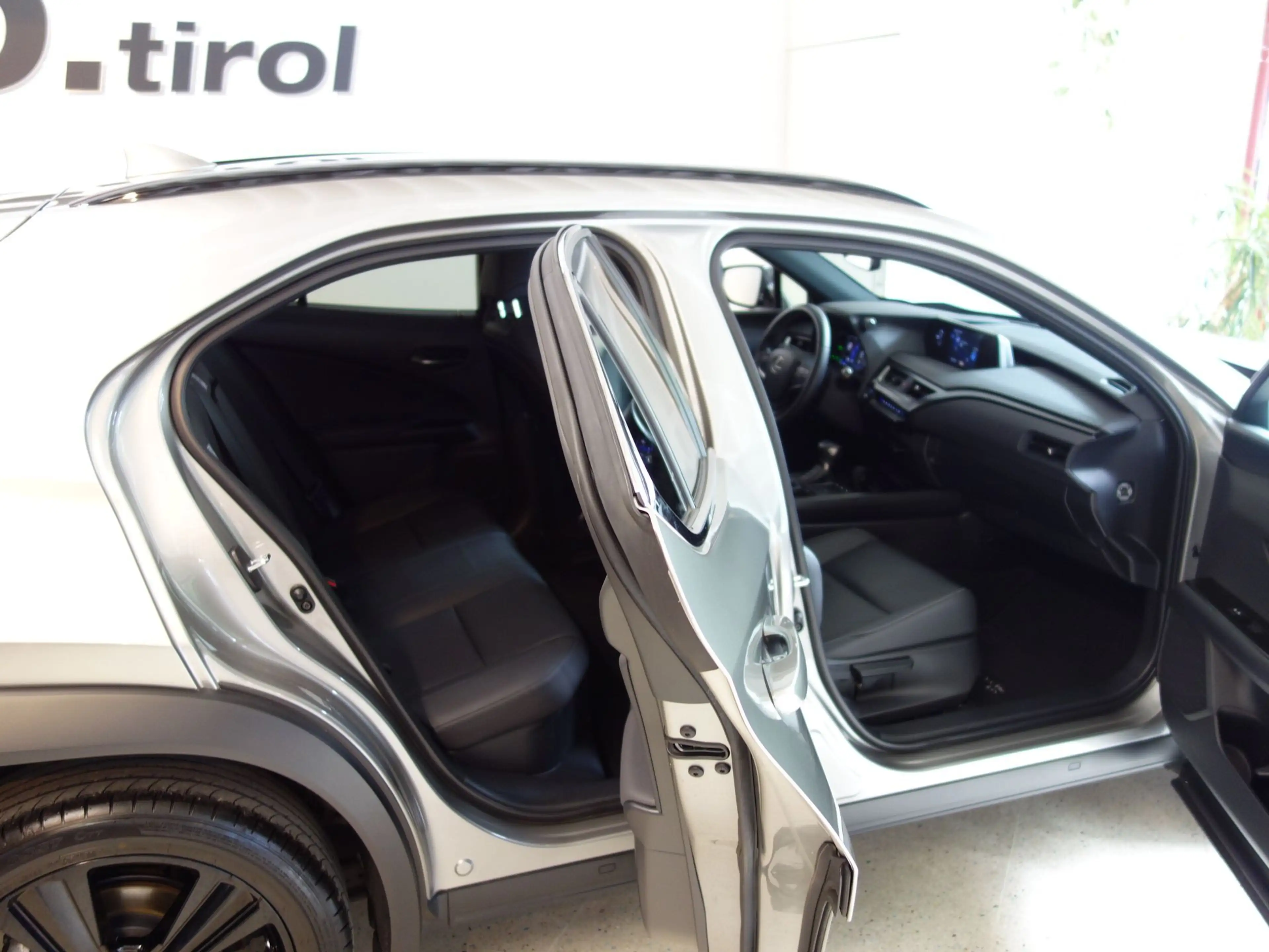 Lexus UX 250h Style-Ed.*HYBRID *LEDER *ASSISTENZ *CARPLAY — photo 11