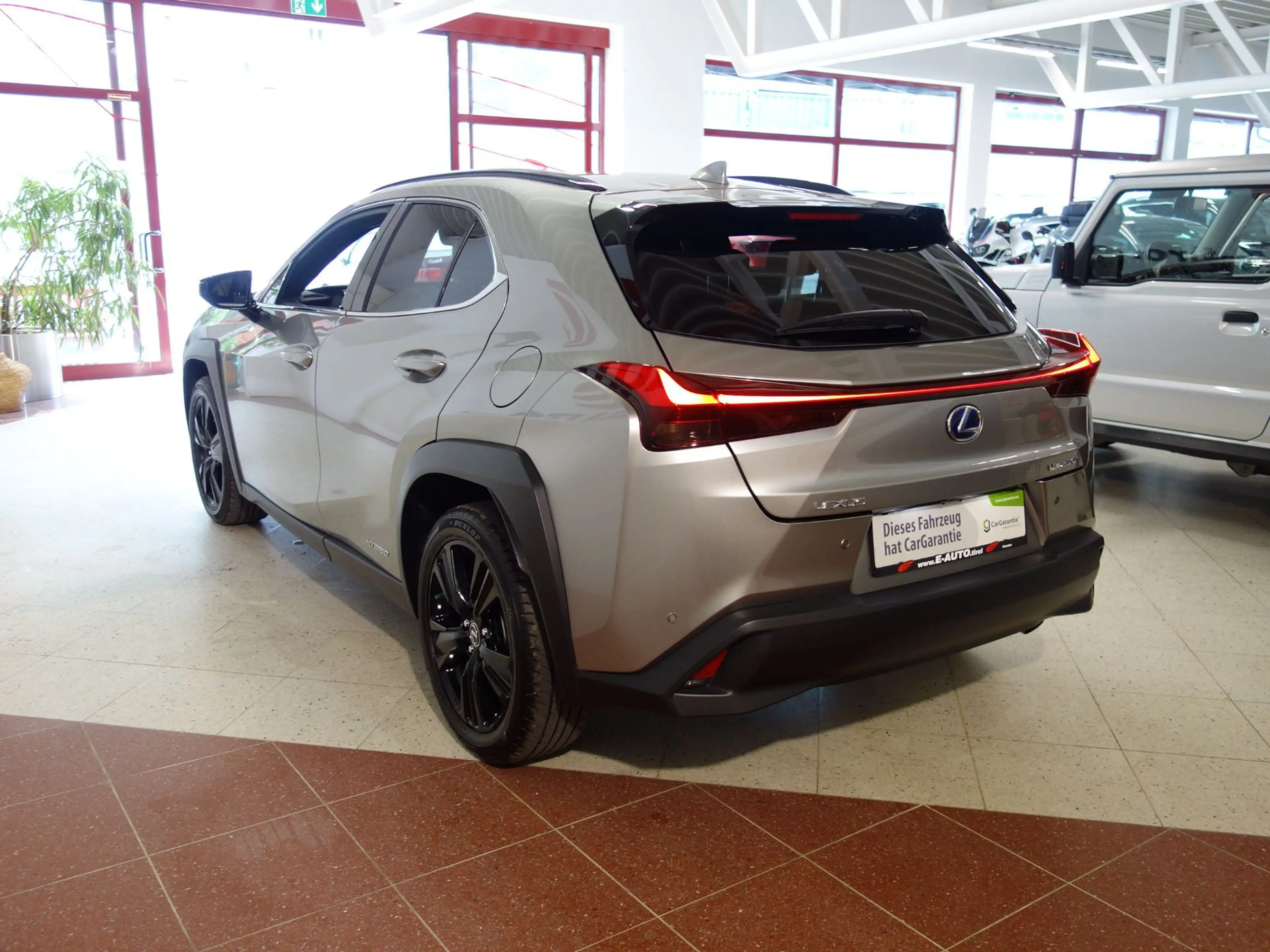 Lexus UX 250h Style-Ed.*HYBRID *LEDER *ASSISTENZ *CARPLAY — photo 6