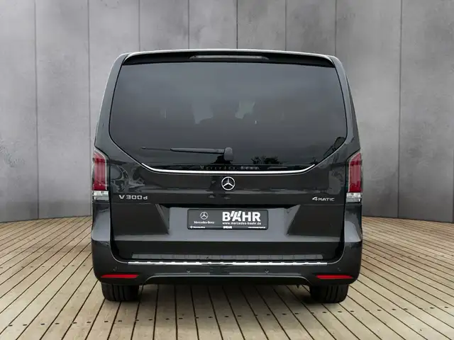 Mercedes-Benz V-Class view 8