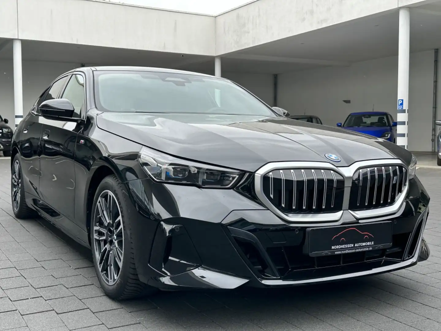 BMW i5 40 eDrive M Sport | Panorama | Sitzbelüftung Nero - 2