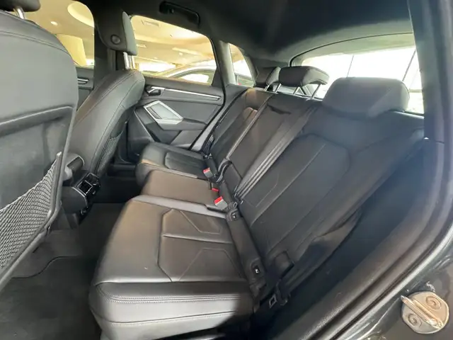 Audi Q3 view 6