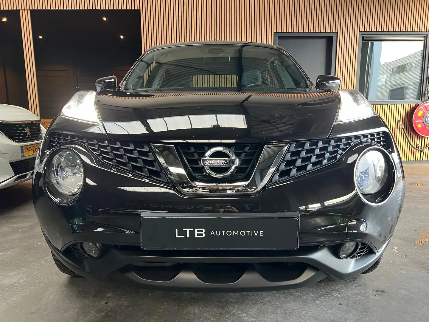 Nissan Juke 1.6 Automaat |Camera|Airco|Cruise|Keyless|Navi Schwarz - 2