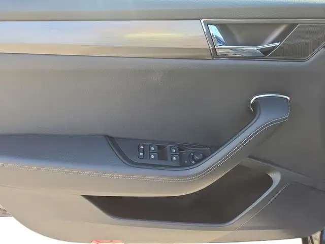 Skoda Superb view 11