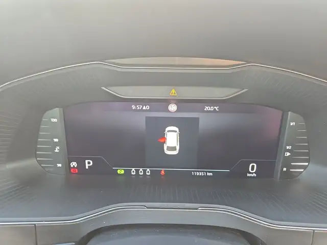 Skoda Superb view 9