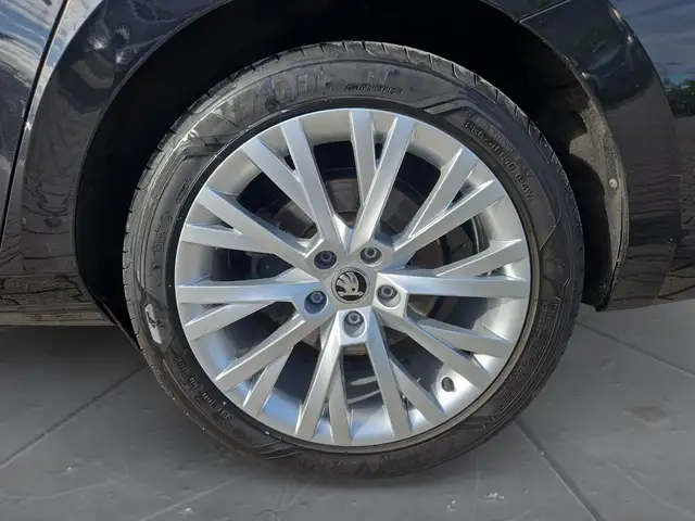 Skoda Superb view 15