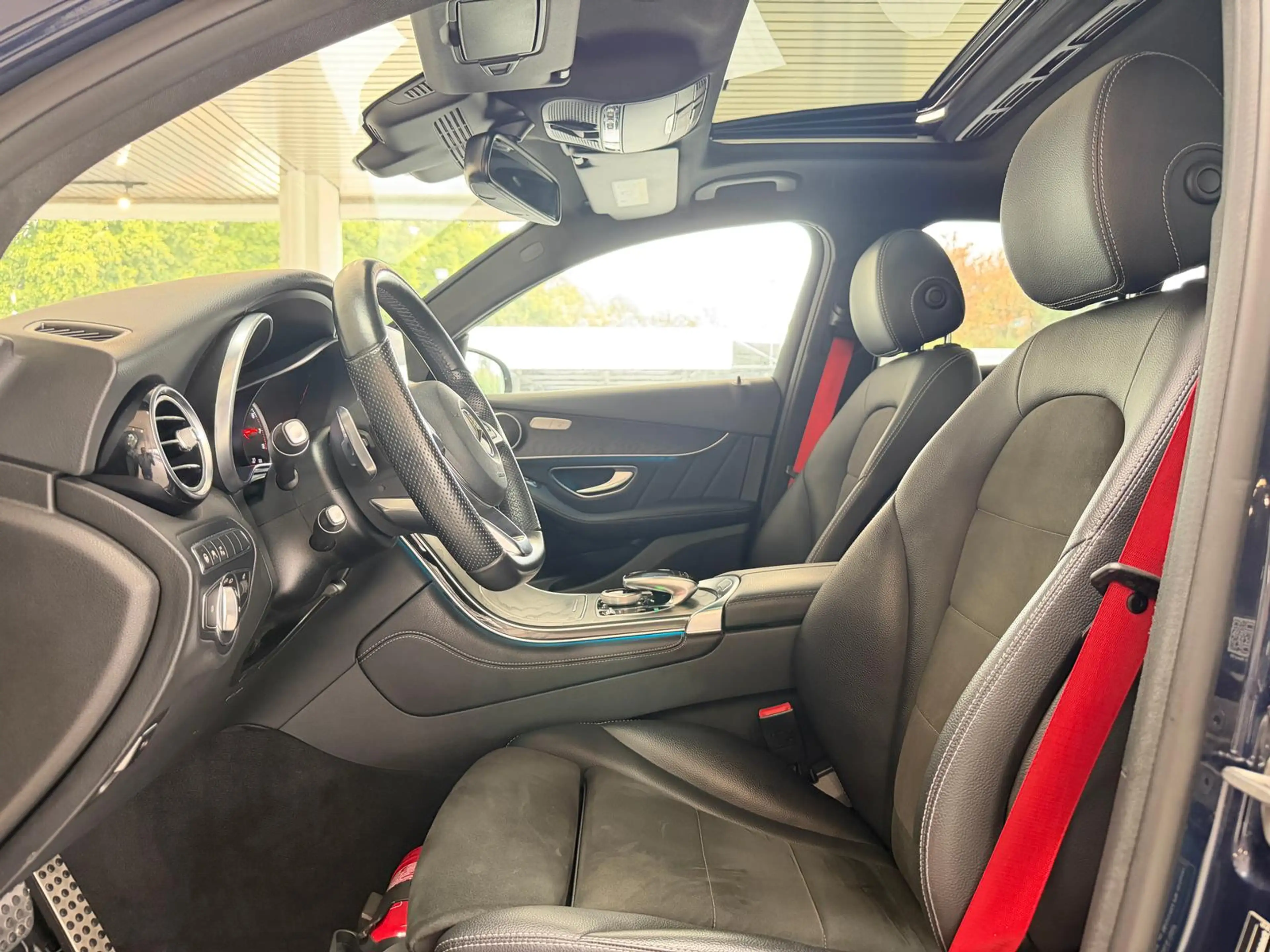 Mercedes-Benz GLC 250 Coupe 4MATIC*3x AMG SPORT*PANO*DISTR*KAM — photo 11