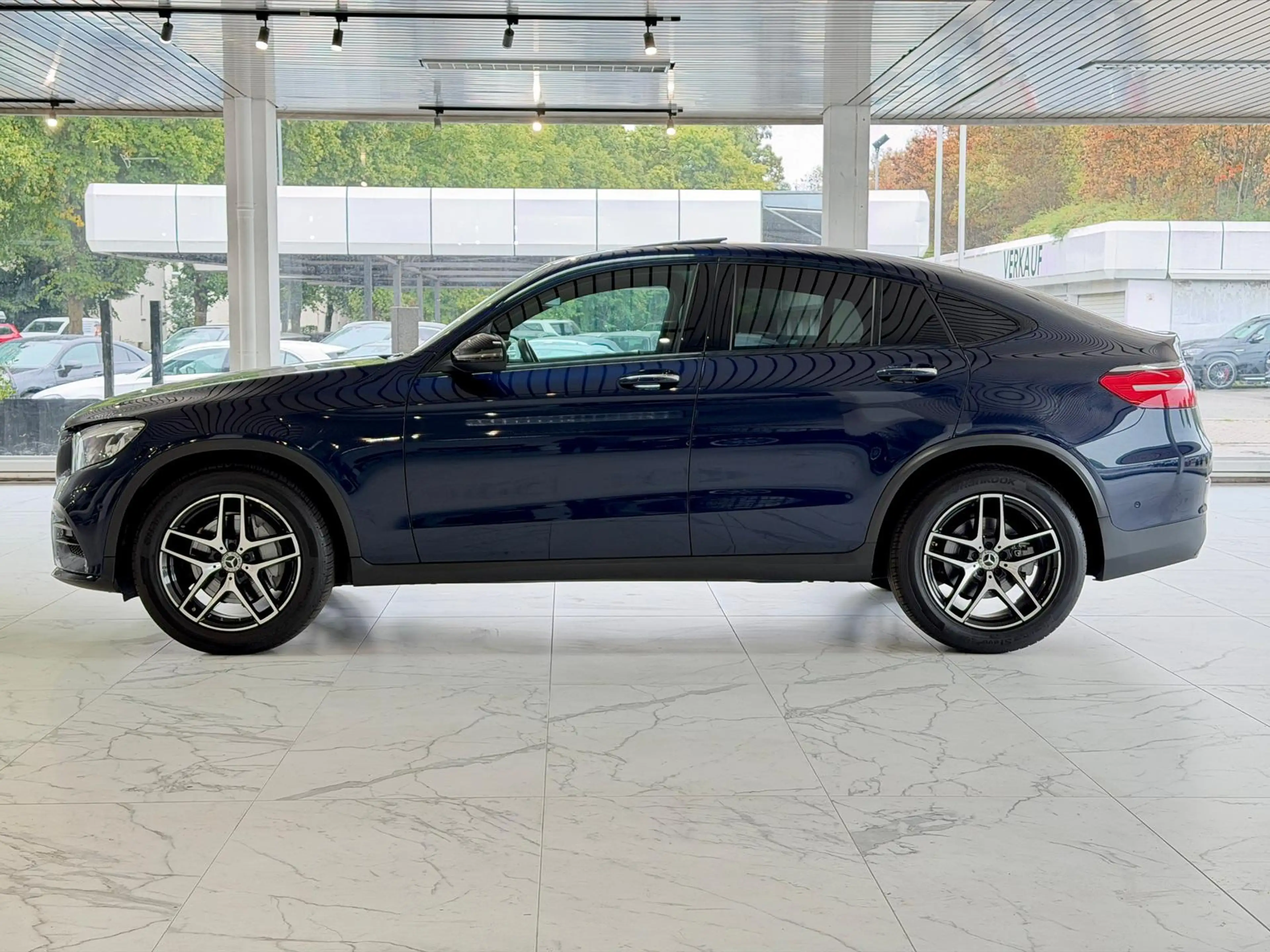 Mercedes-Benz GLC 250 Coupe 4MATIC*3x AMG SPORT*PANO*DISTR*KAM — photo 3