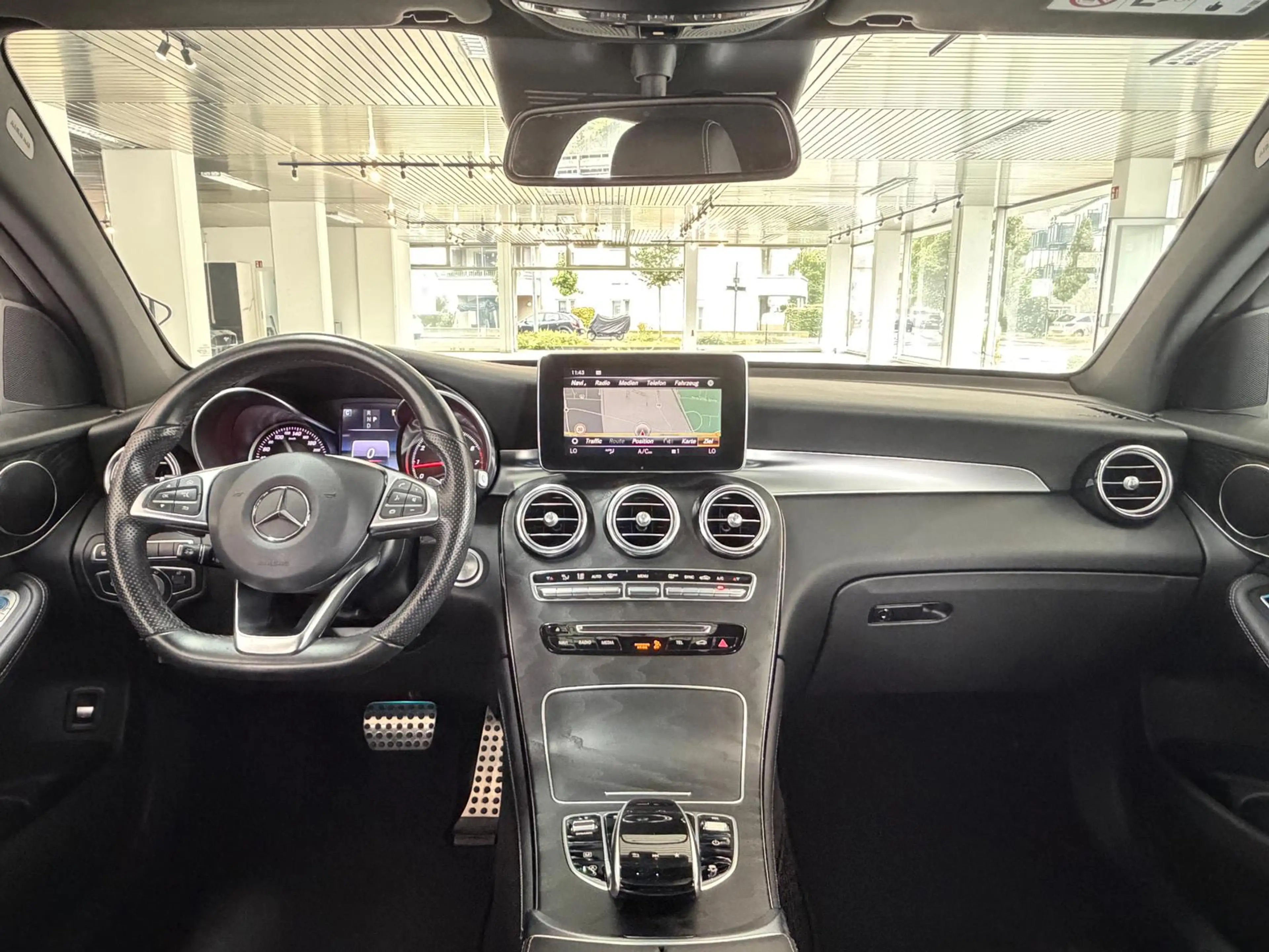 Mercedes-Benz GLC 250 Coupe 4MATIC*3x AMG SPORT*PANO*DISTR*KAM — photo 10