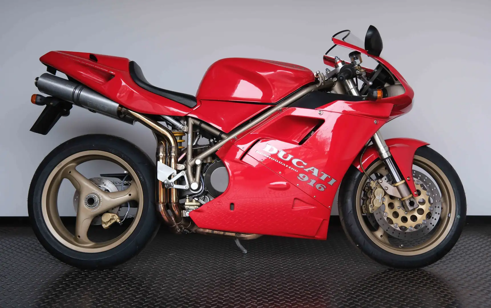 Ducati 916 S Strada Roşu - 1