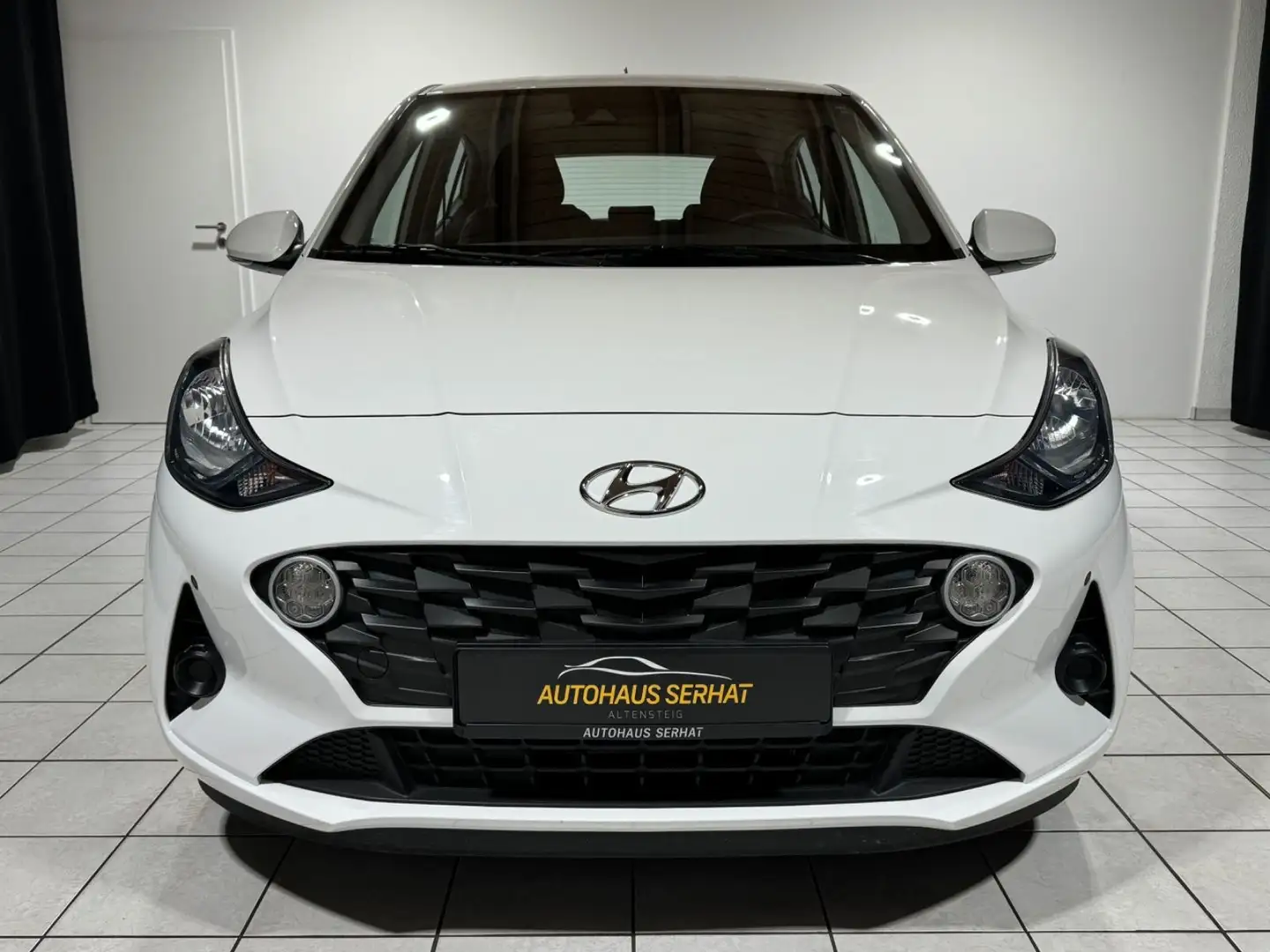 Hyundai i10 Trend Automatik *CARPLAY*KAMERA*NAVI*PDC* Blanc - 2