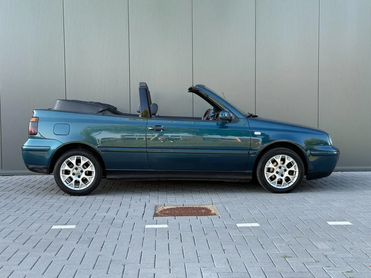 Volkswagen Golf Cabriolet 2.0 Highline *UNIEK* 90DKM NAP NWE APK KEIHARD 1e Blauw - 2