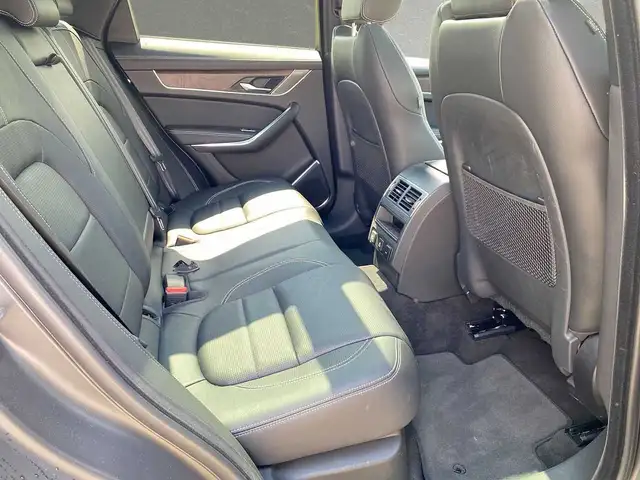 Jaguar F-Pace view 5