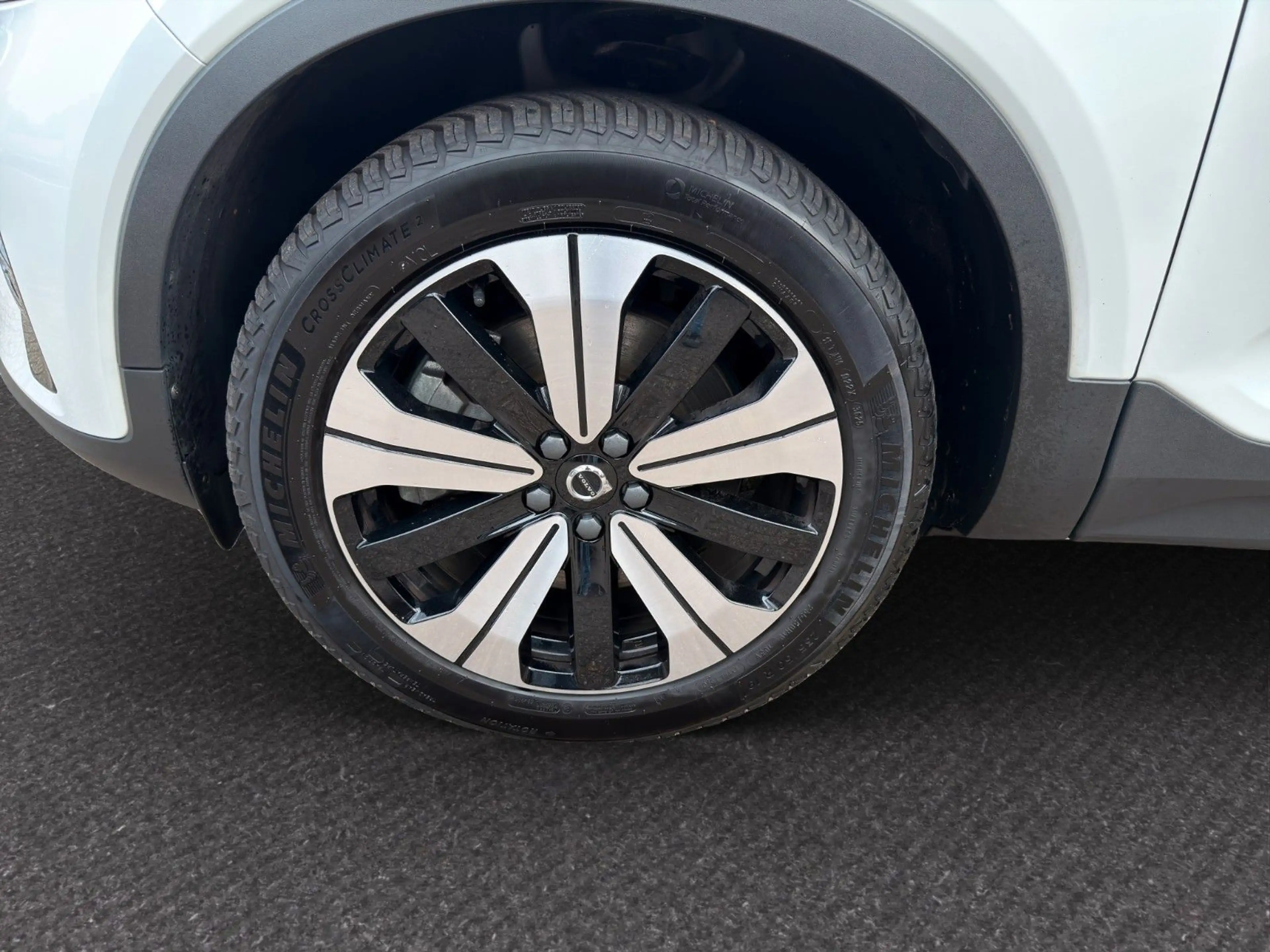 Volvo C40 Plus Recharge Pure Electric 2WD — photo 9