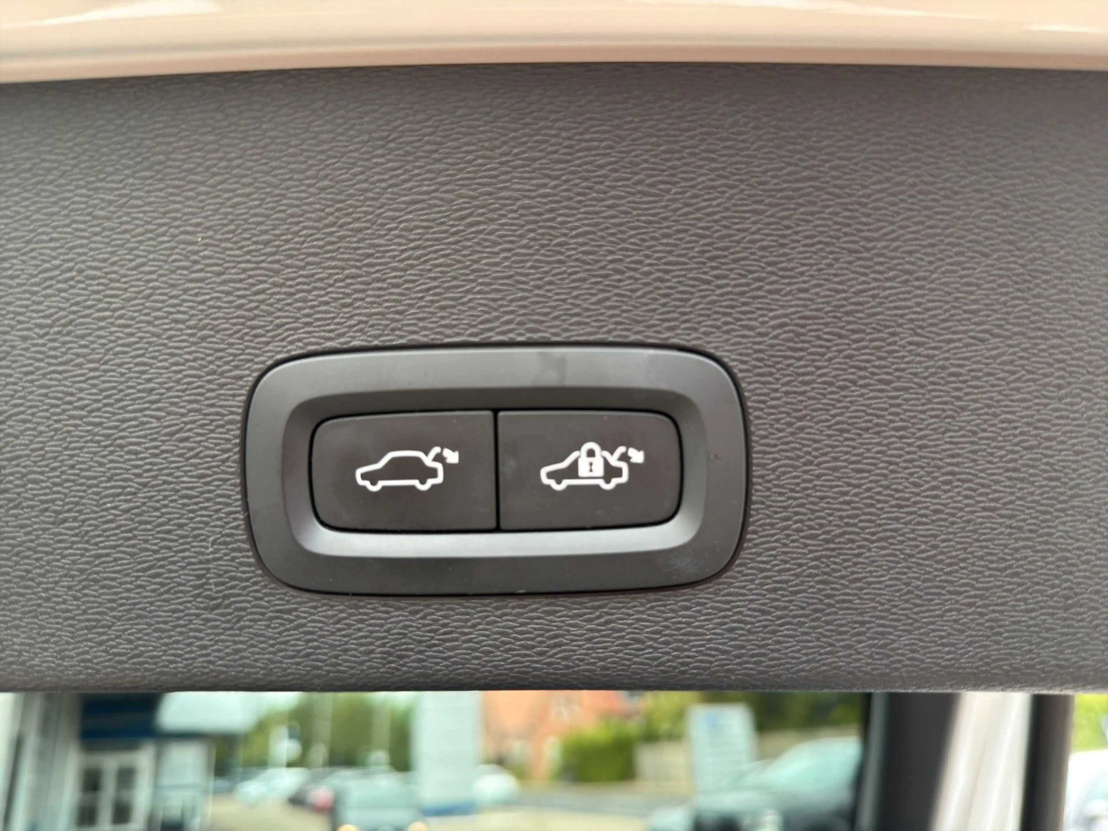 Volvo C40 Plus Recharge Pure Electric 2WD — photo 15