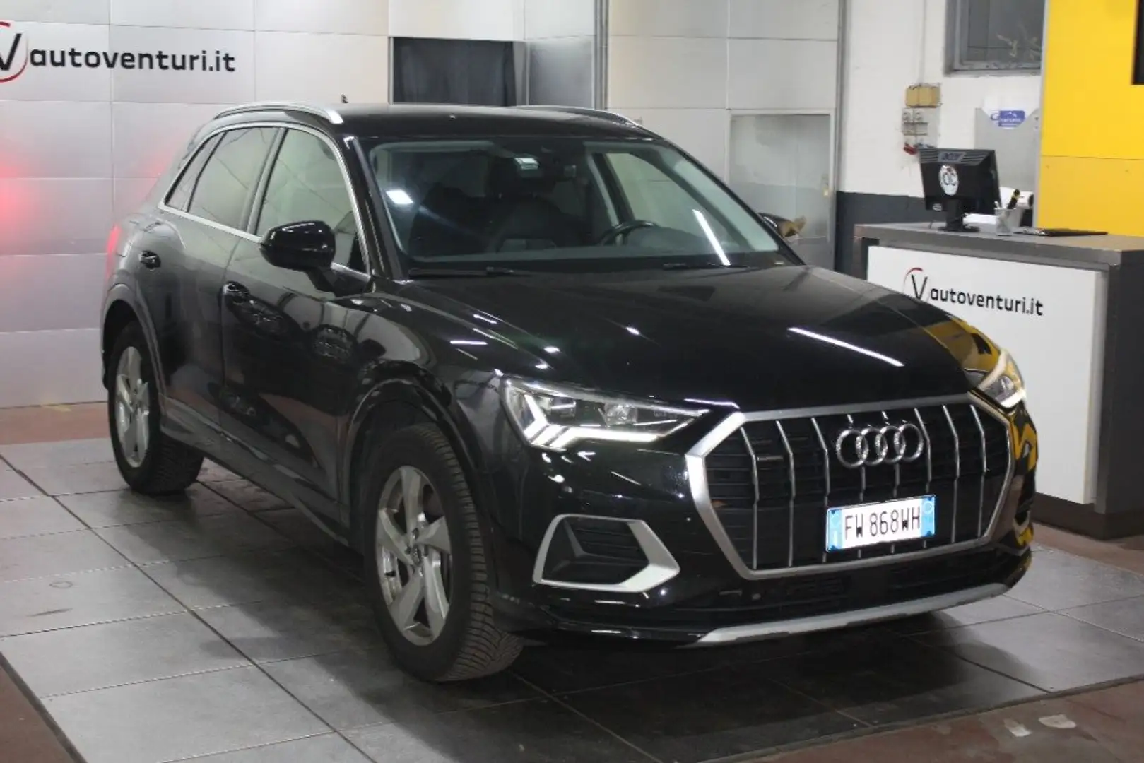 Audi Q3 40 TDI quattro S tronic Business Advanced Noir - 1