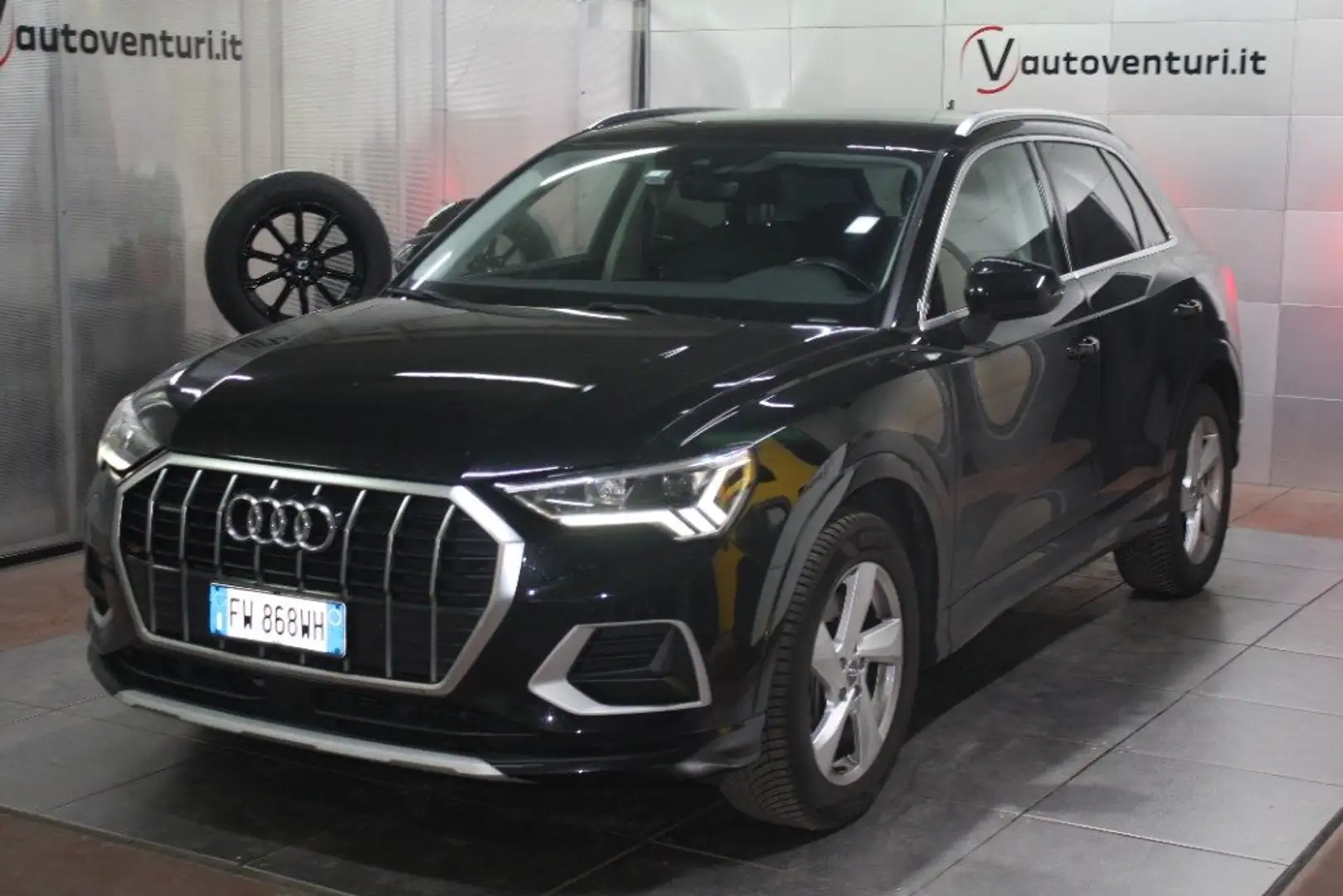 Audi Q3 40 TDI quattro S tronic Business Advanced Noir - 2