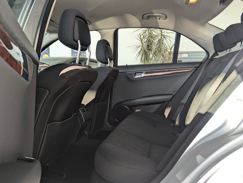 Mercedes-Benz C 180 CGI Limo Elegance Aut. /SHZ /PDC — photo 8