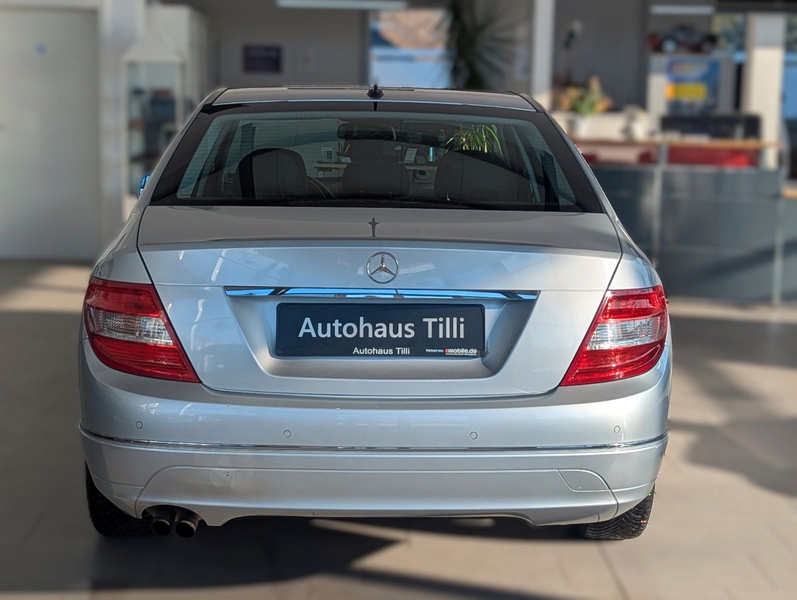 Mercedes-Benz C 180 CGI Limo Elegance Aut. /SHZ /PDC — photo 3