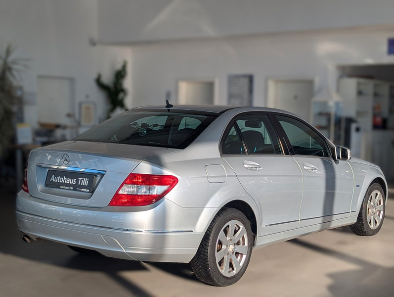 Mercedes-Benz C 180 CGI Limo Elegance Aut. /SHZ /PDC — photo 4