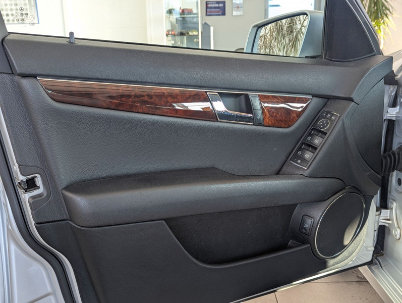 Mercedes-Benz C 180 CGI Limo Elegance Aut. /SHZ /PDC — photo 10