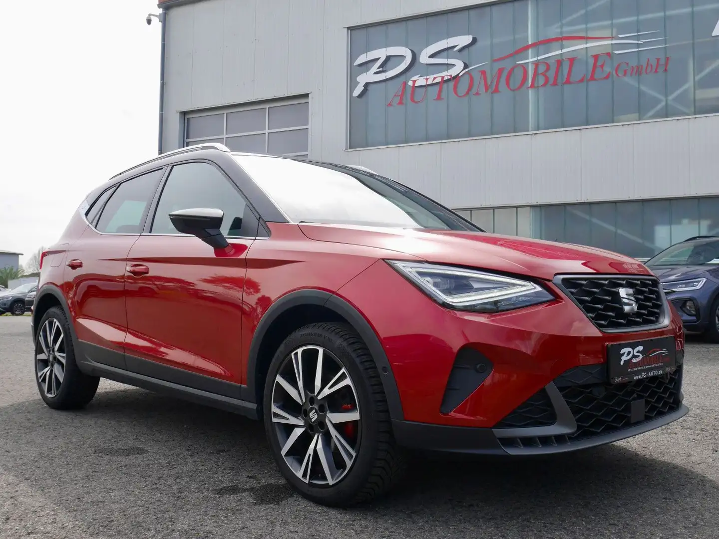 SEAT Arona 1.5 TSI DSG"FR"Navi+LED+Kamera+App+18" Rouge - 1