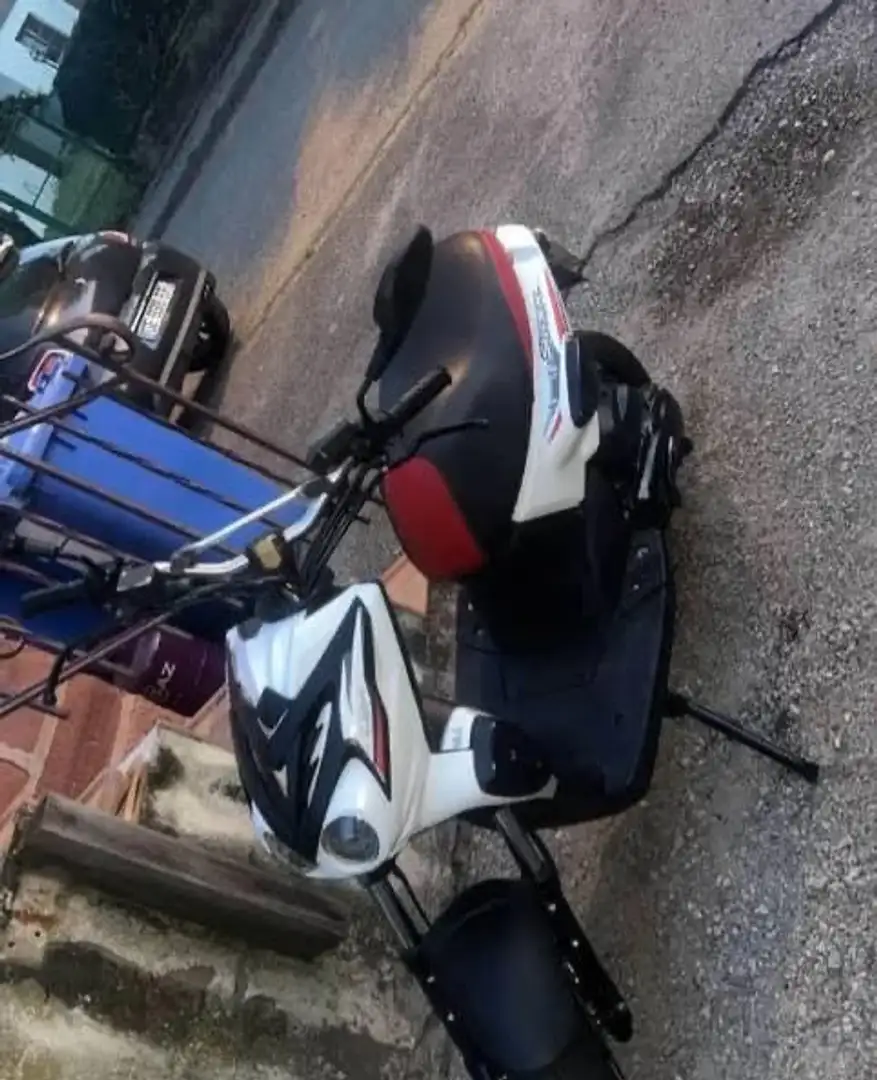 MBK Stunt 50 Blanco - 1