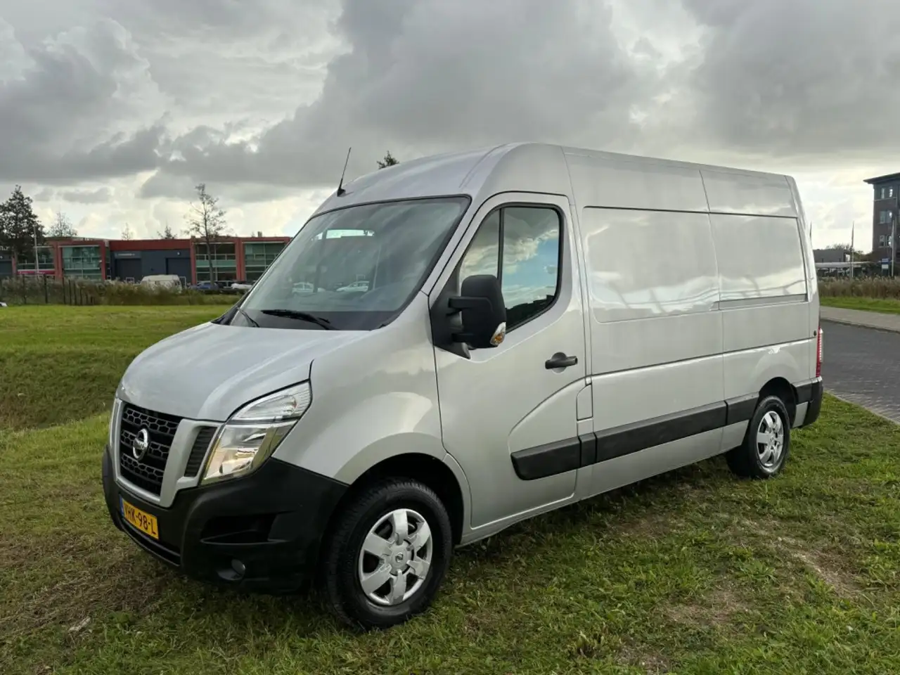 Nissan NV400