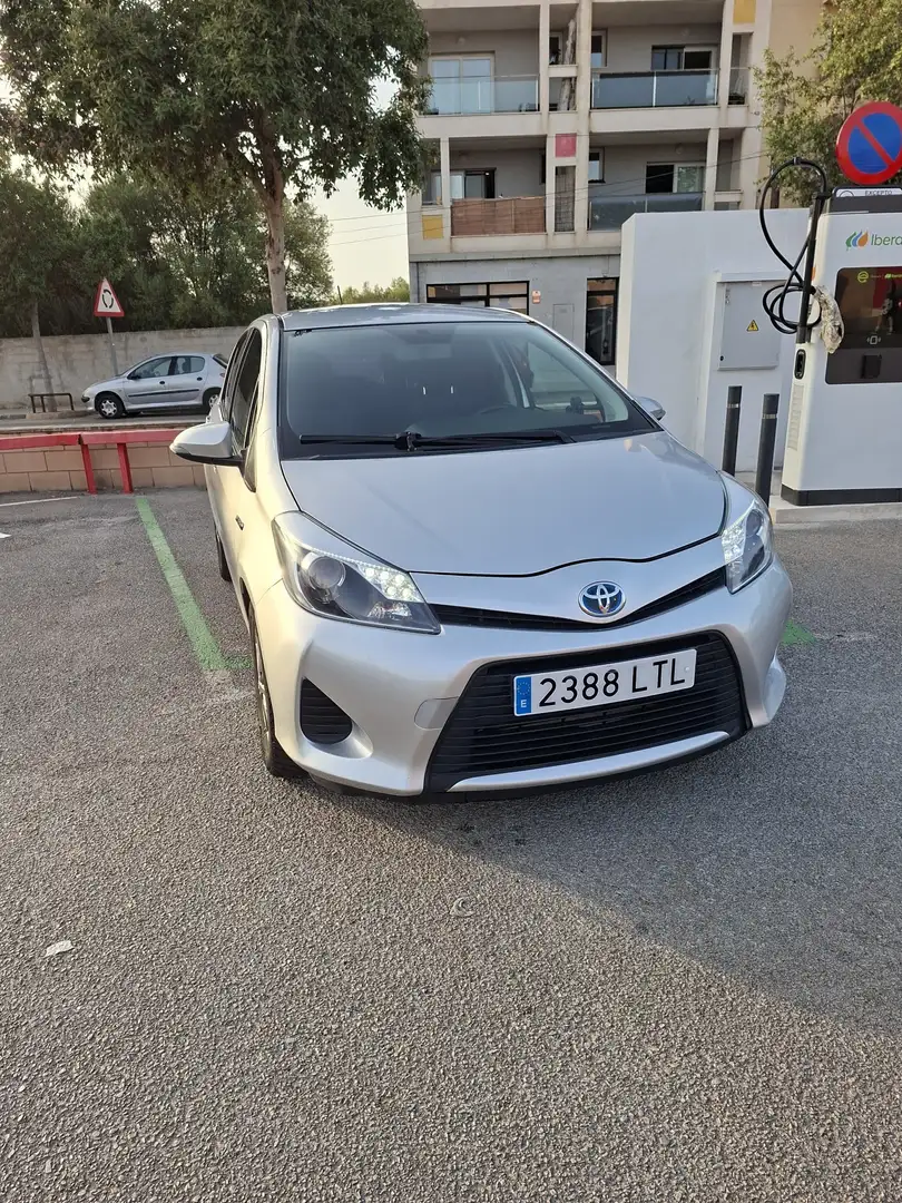 Toyota Yaris Hybrid 1.5 VVT-i Club - 2