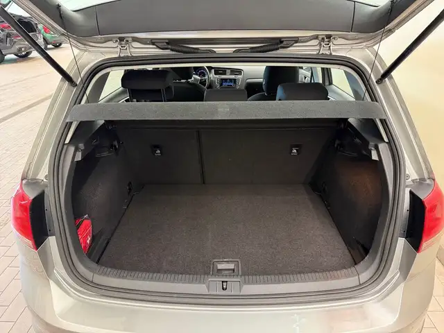 Volkswagen Golf view 10