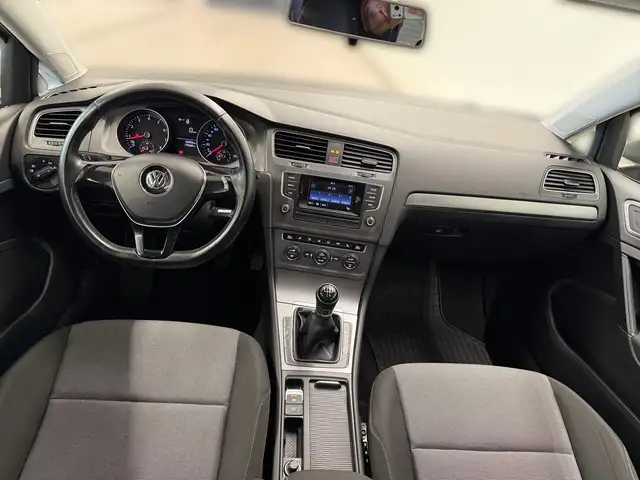 Volkswagen Golf view 8
