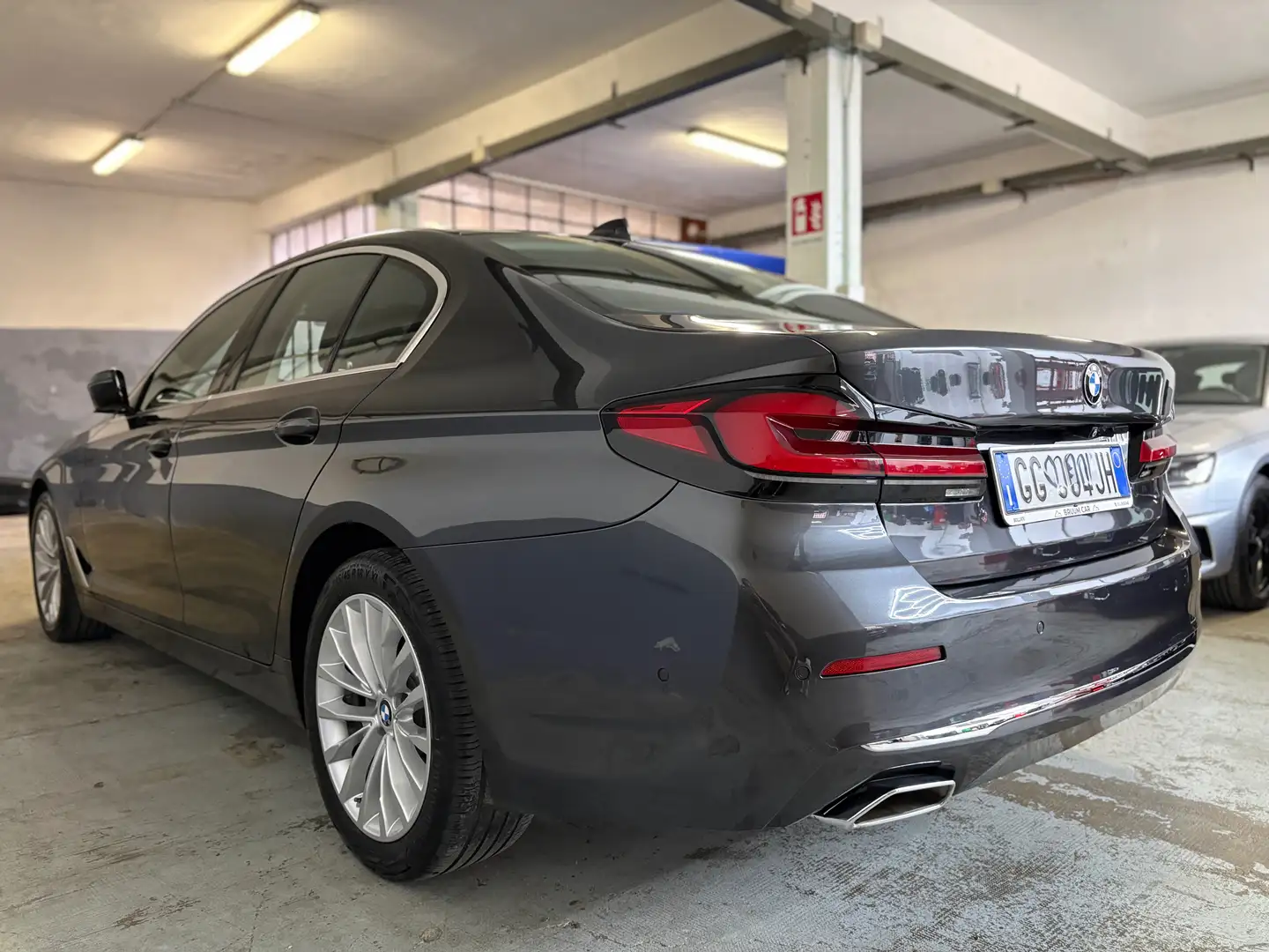 BMW 520 520d Xdrive MHEV Luxury NESSUN VINCOLO Gris - 2