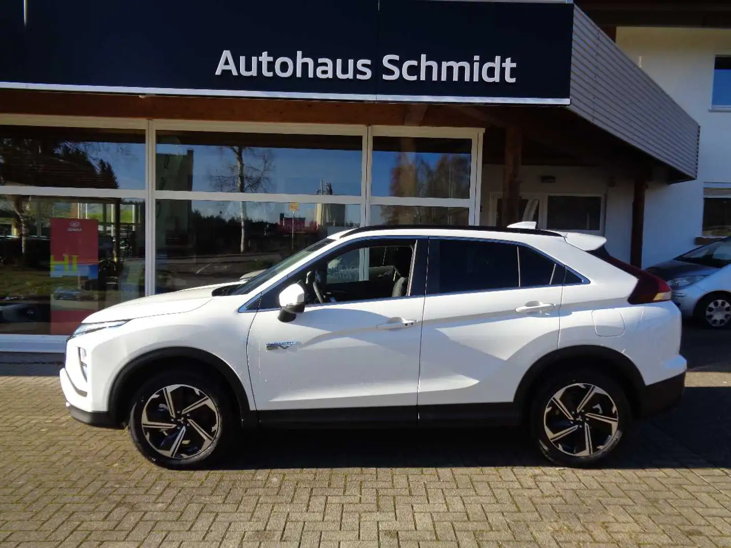 Mitsubishi Eclipse Cross Plug-in Hybrid BASIS 2.4 MIVEC 4WD Blanco - 1