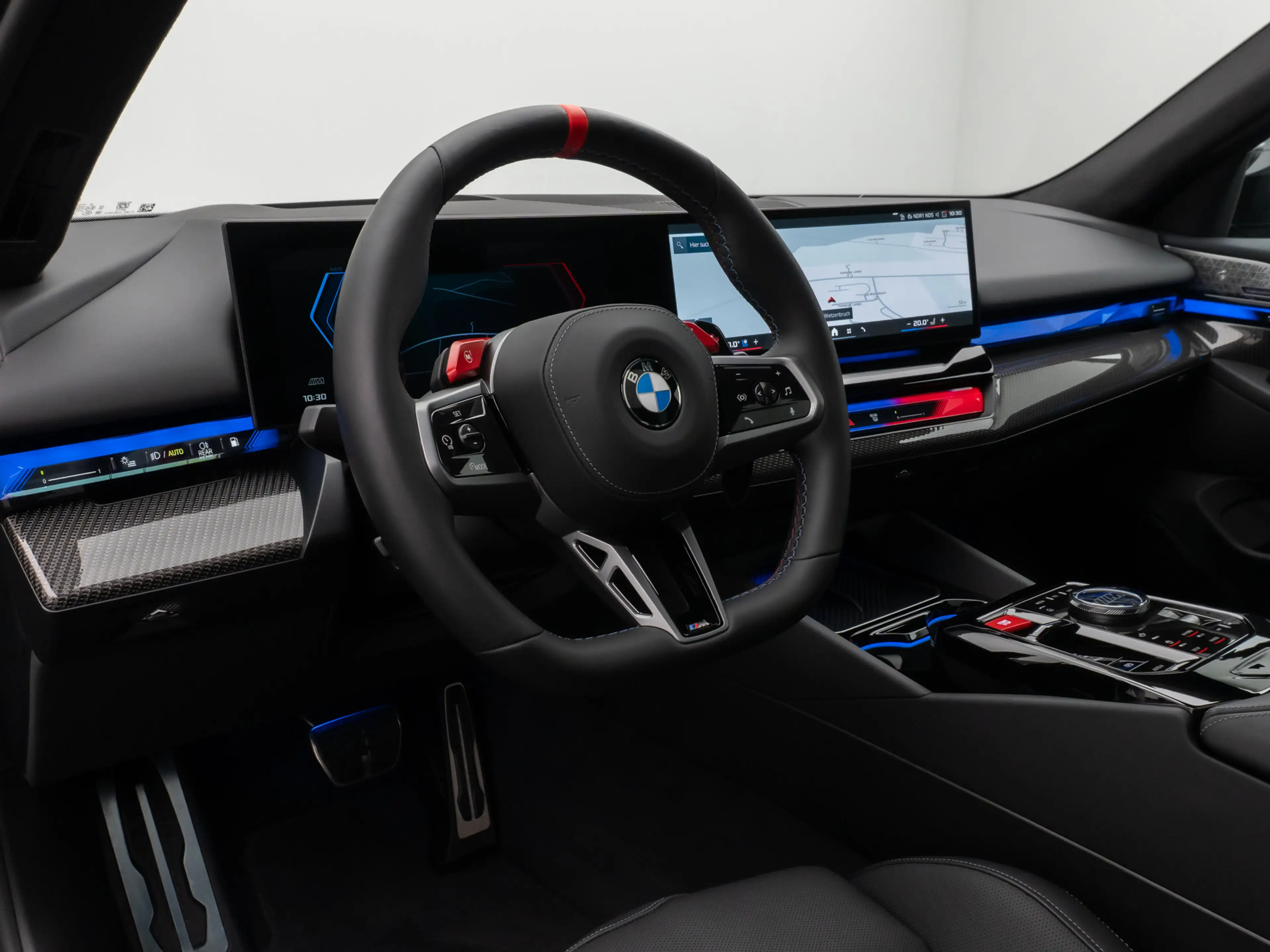 BMW M5 xD Panorama 360°B&W HUD M-Driversp. Komfort — photo 15