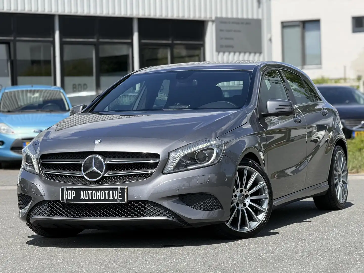 Mercedes-Benz A 180 Ambition 4U3 AMG LINE/LEER/PDC/CAMERA/18'' Grijs - 2