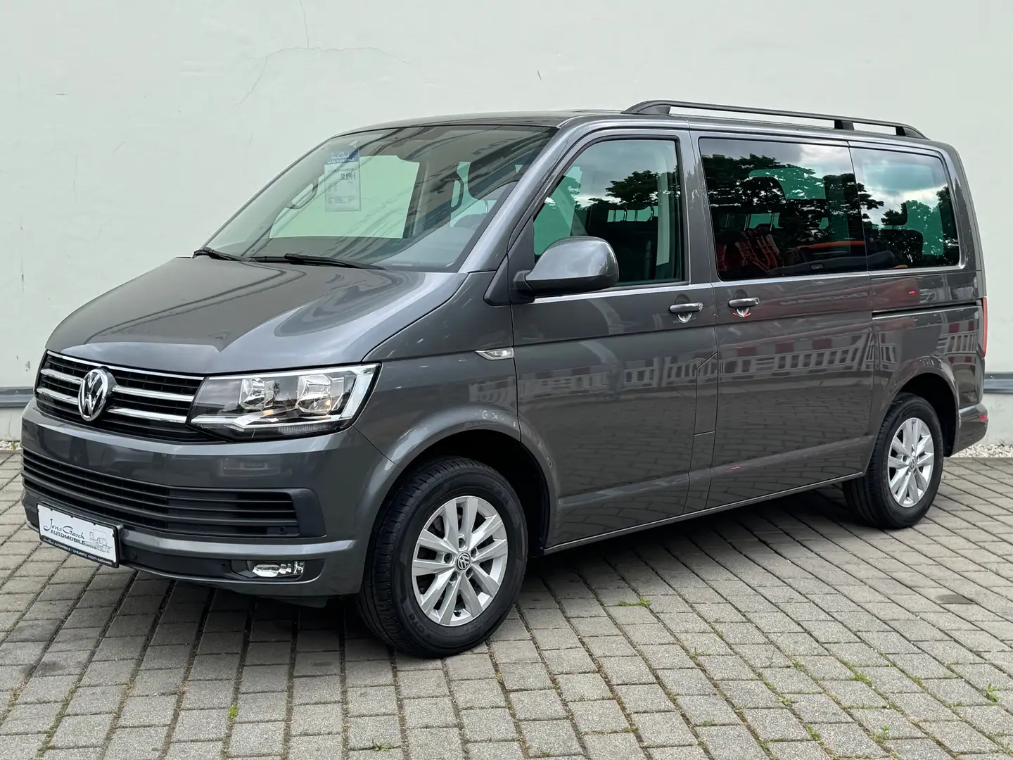 Volkswagen T6 Multivan 2,0 TDI "Comfortline" 2 x KLA / 2 Schiebetüren Gris - 2