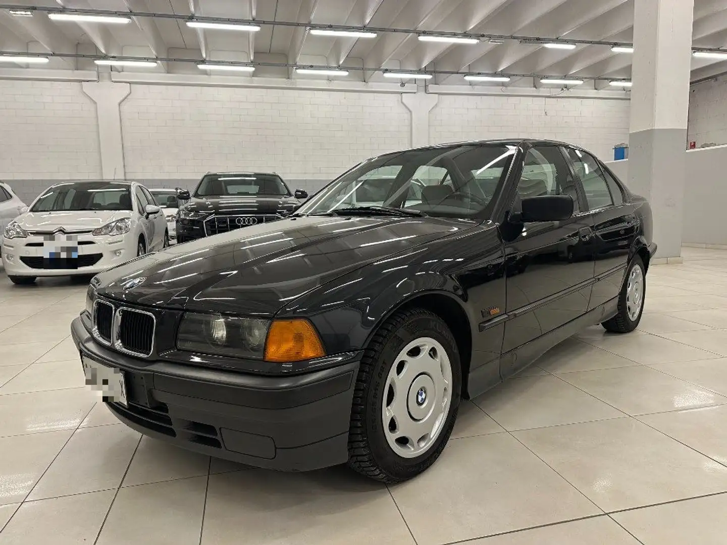 BMW 316 i cat 4 porte Negru - 1