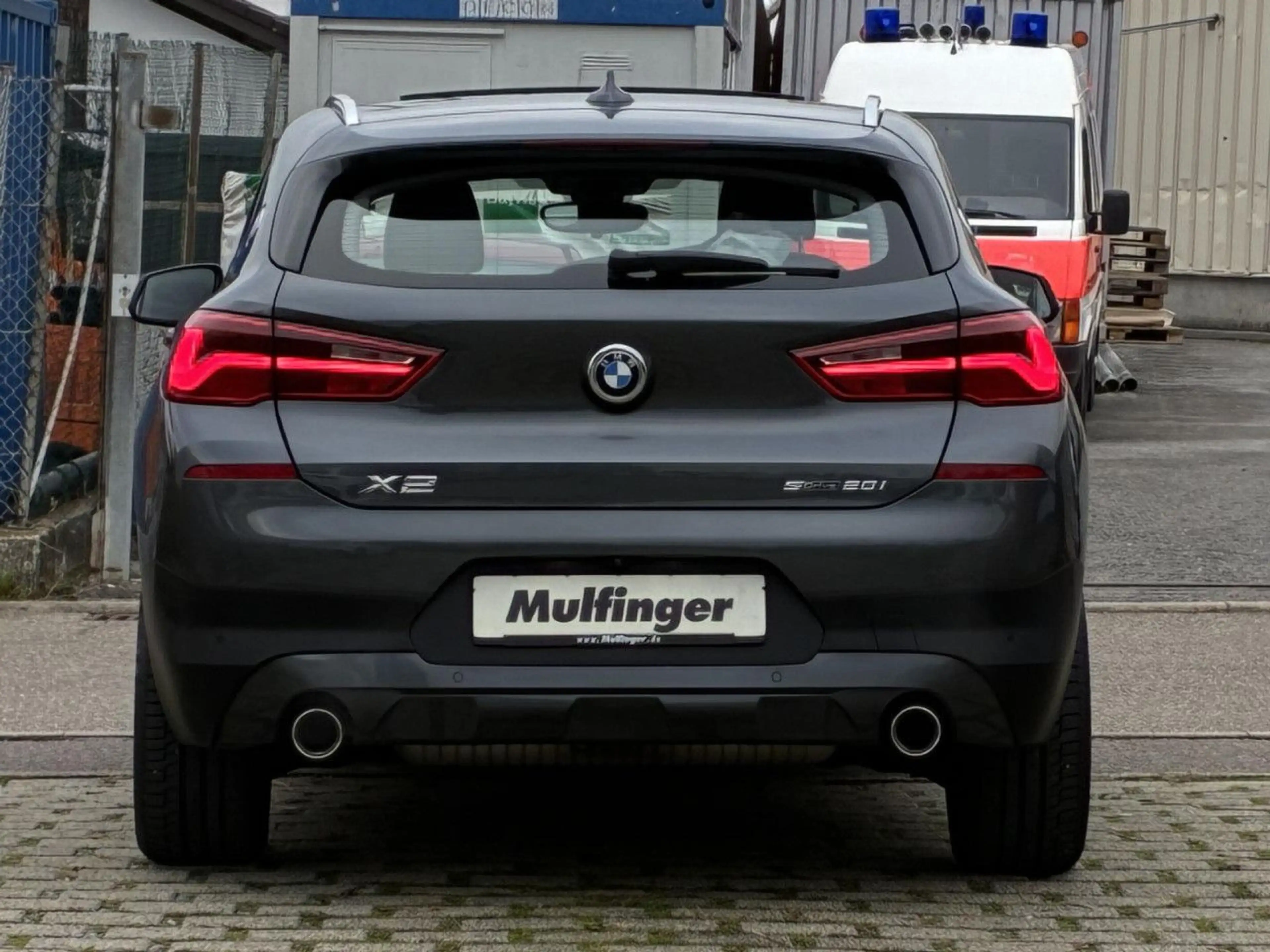 BMW X2 s20i Sports.Navi HiFi PanoDach Kamera AHK 18" — photo 6
