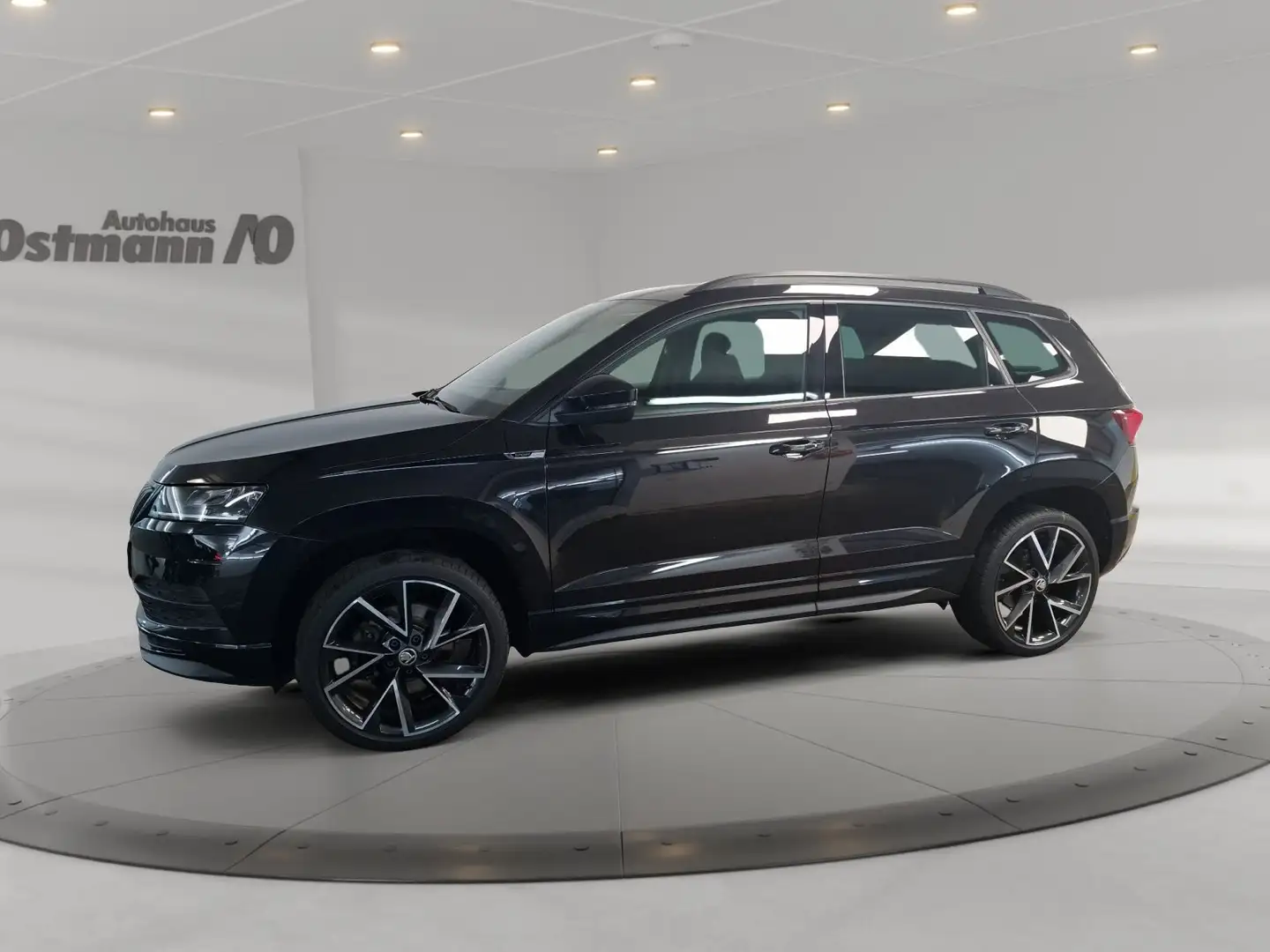 Skoda Karoq 1.5 TSI Sportline AHK LED RFK ACC CarPlay Schwarz - 2