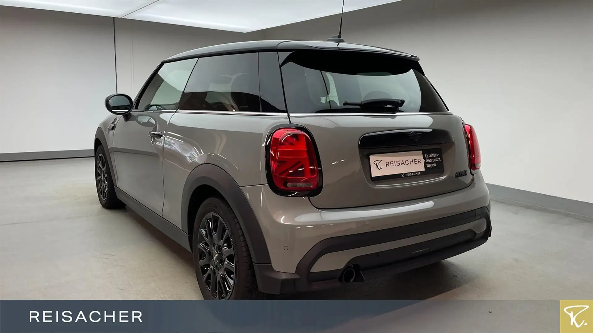 MINI Cooper A Classic-Trim DKG Navi PA SpoSi LED SSV Grau - 2