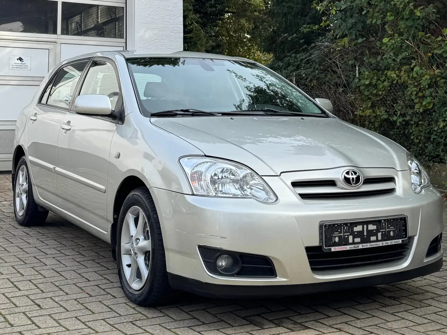 Toyota Corolla 1.4 Sol /Compact/1Hand/Service Neu/63000km Beige - 1