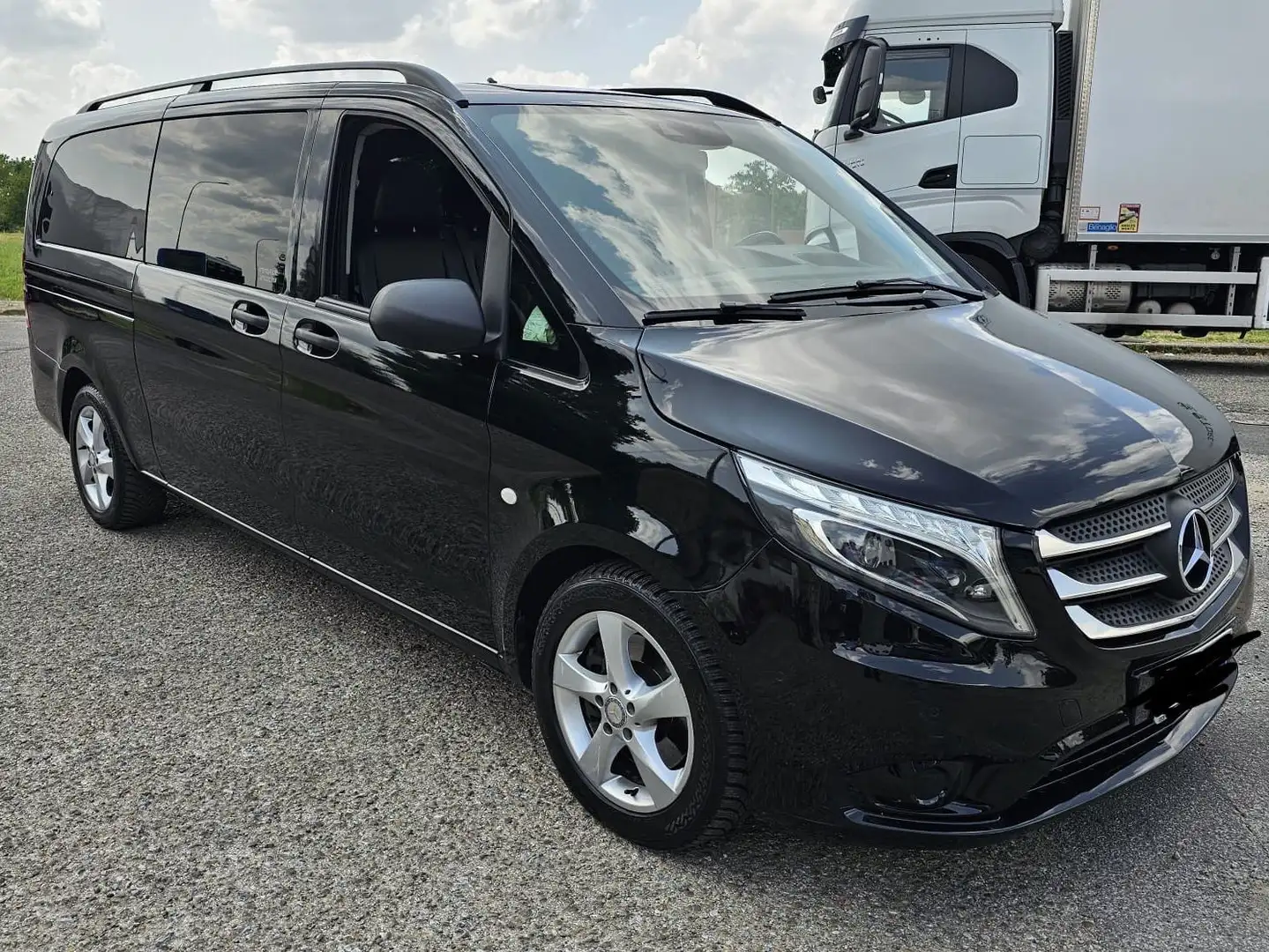 Mercedes-Benz Vito Vito tourer 119 CDI Select Extralong crna - 2