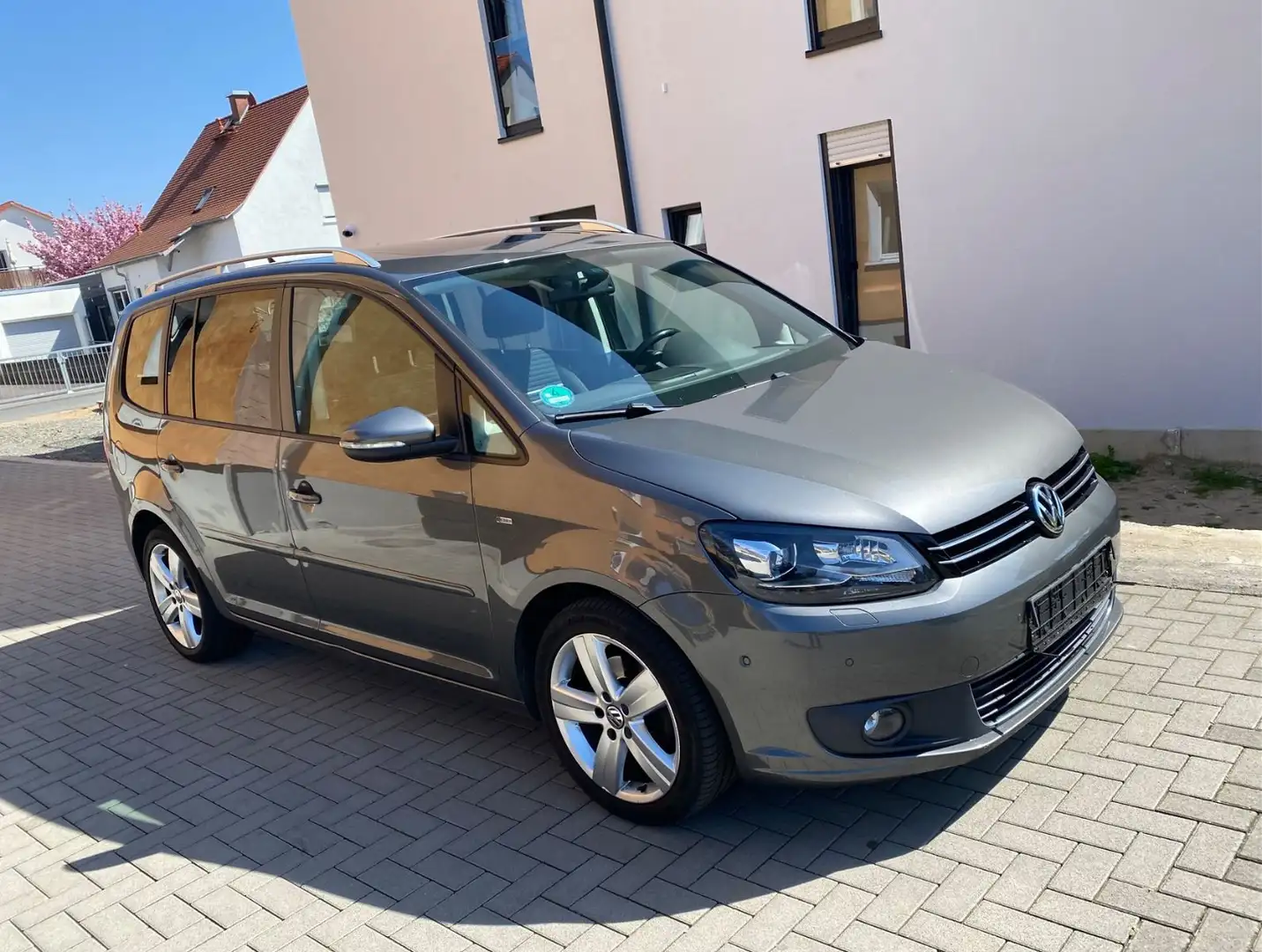 Volkswagen Touran Cup 1.6 TDI Panorama Xenon Navi SHZ Gris - 1