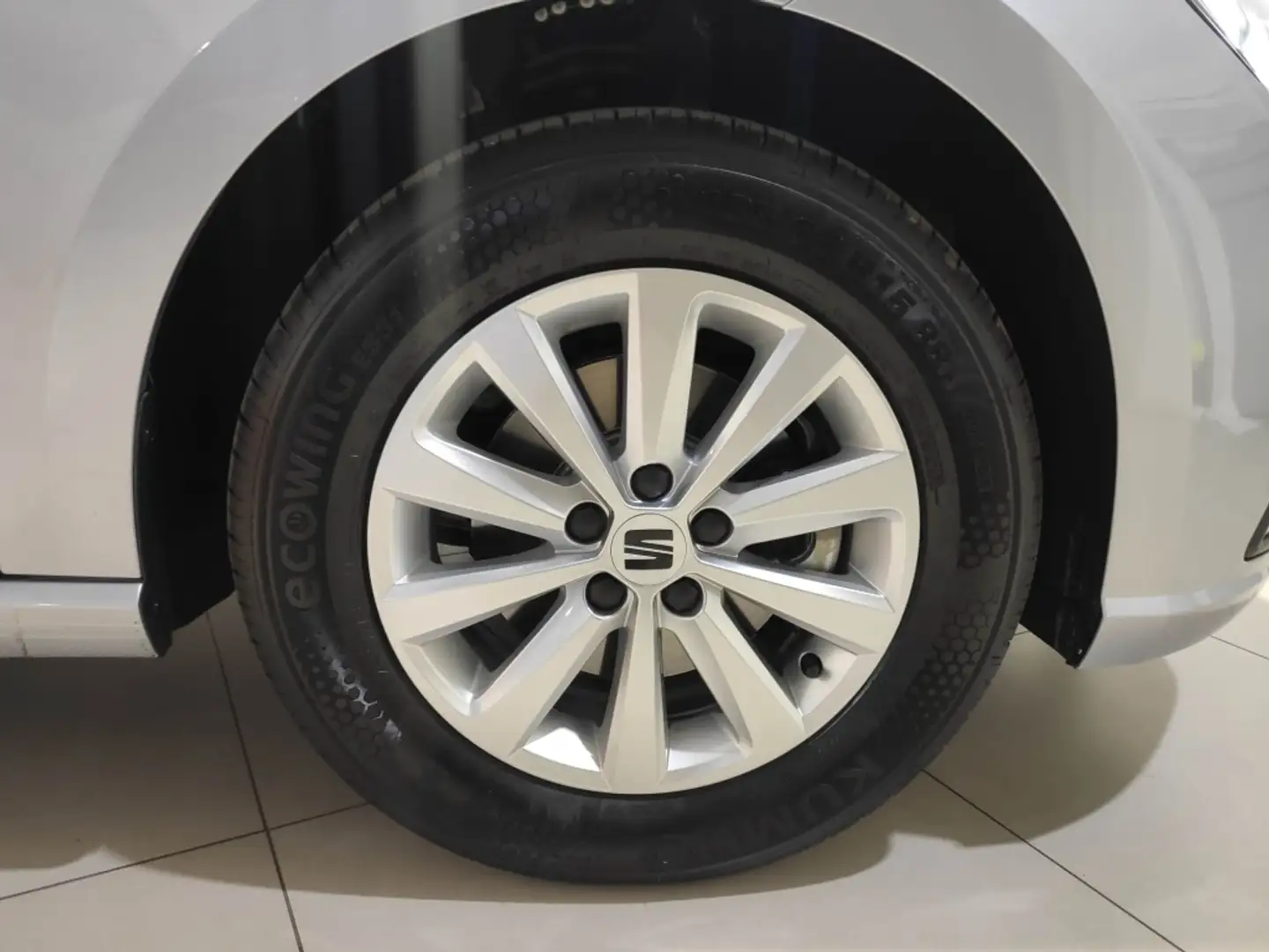 SEAT Ibiza 1.0 TSI S&S Style 110 Gris - 2