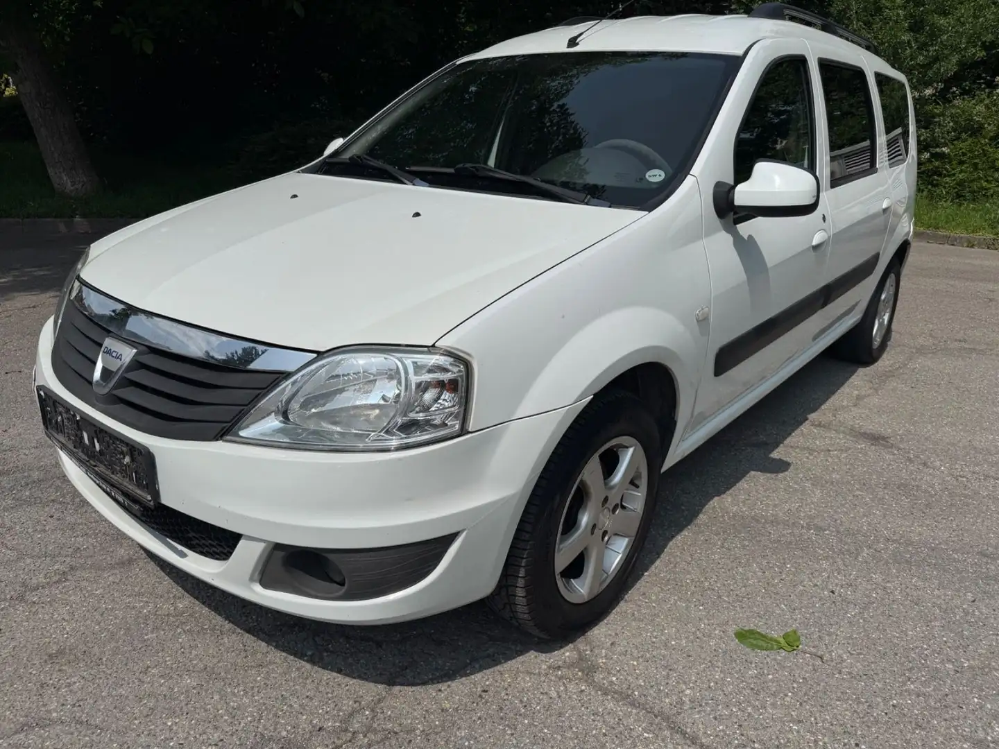 Dacia Logan 1.6 MCV Kombi Laureate Blanc - 2