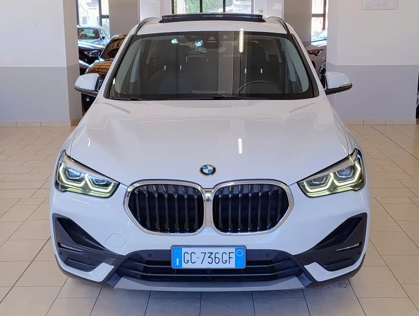 BMW X1 xdrive18d Advantage PANO H&K LED MEMORY KEYLESS Bianco - 2