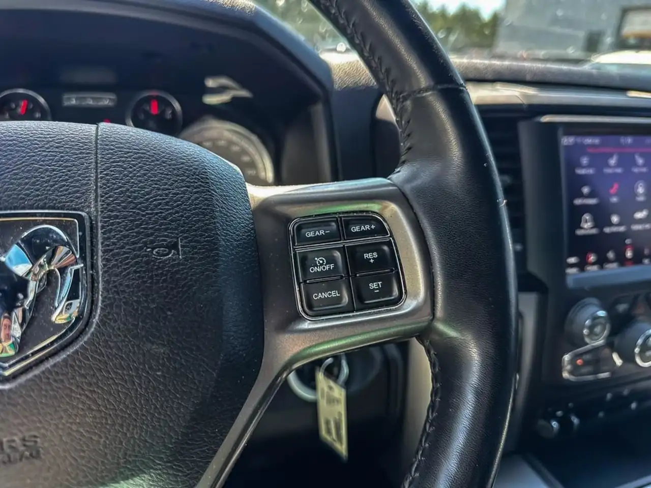 RAM 1500 снимка RAM 1500