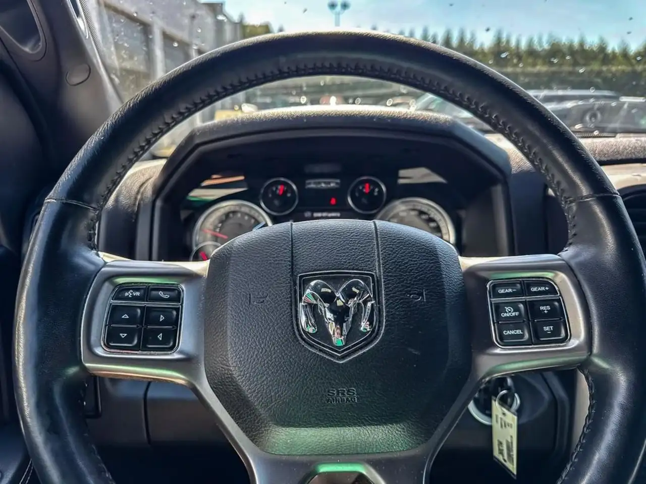 RAM 1500 снимка RAM 1500